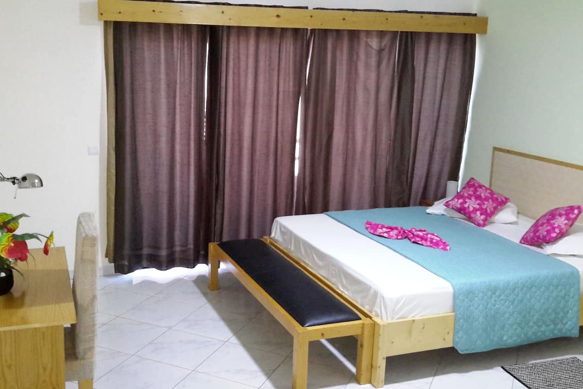 Double Room, Sea View | Living room | LED TV