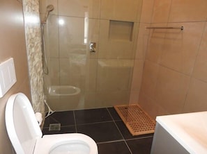 Deluxe Villa, 2 Bedrooms, Kitchen, Harbour View | Bathroom