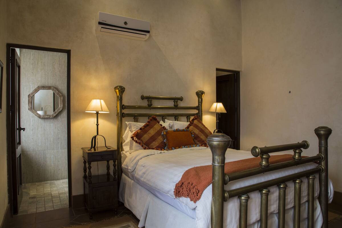 Standard Queen Room | Minibar, brankas, setrika/meja setrika, dan Wi-Fi gratis