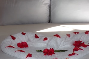 In-room safe, free WiFi, bed sheets