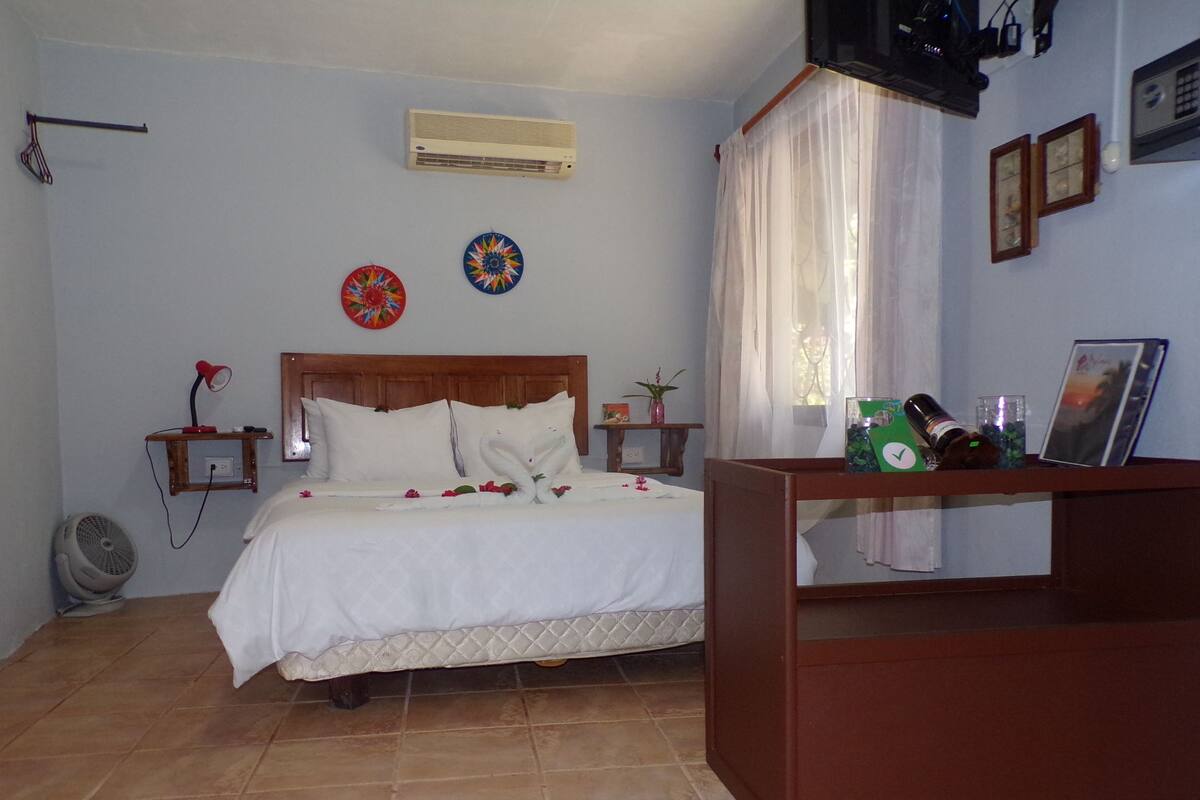In-room safe, free WiFi, bed sheets