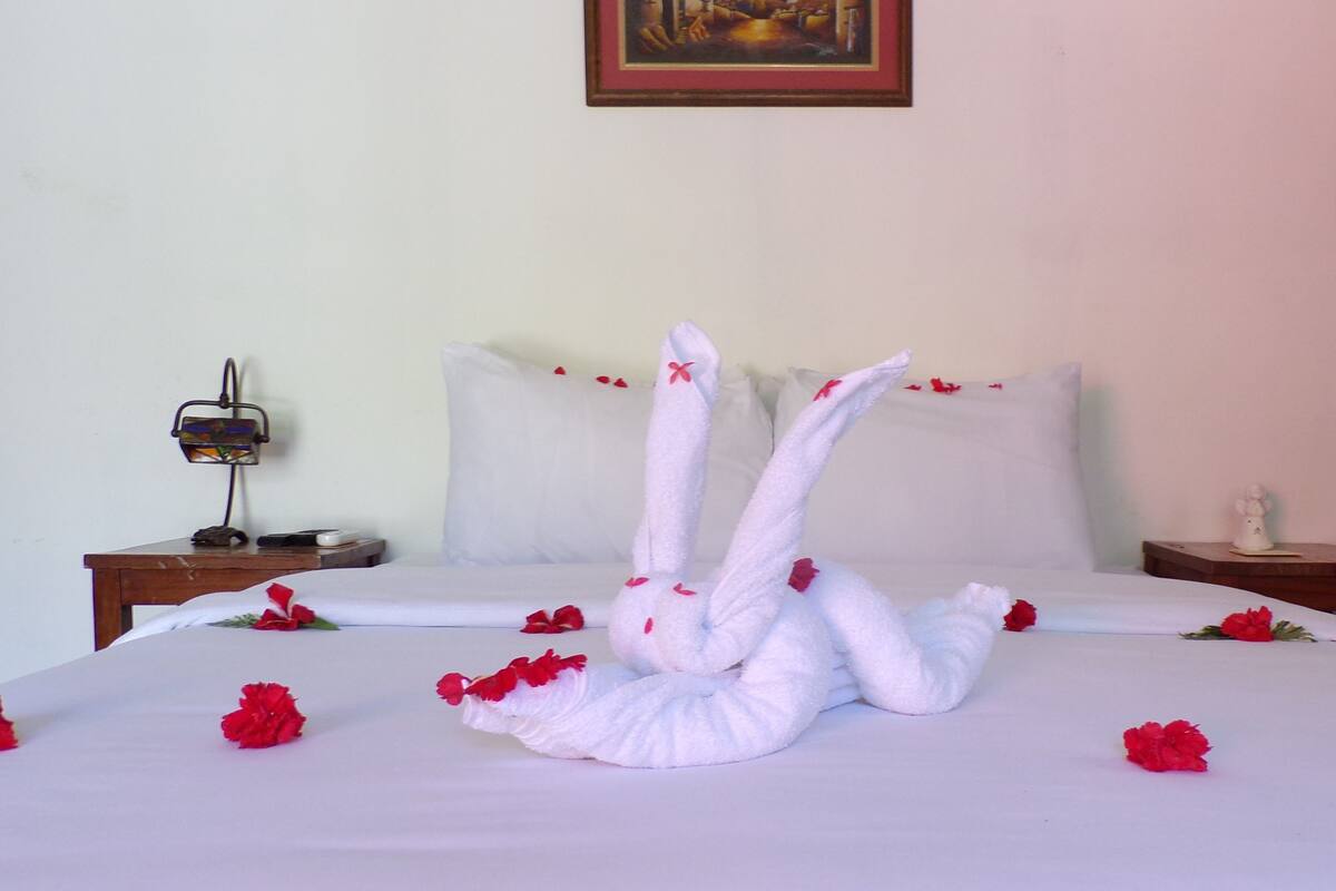 In-room safe, free WiFi, bed sheets