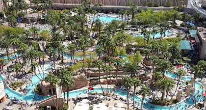 SpareTime Resorts at The Signature Condo Hotel