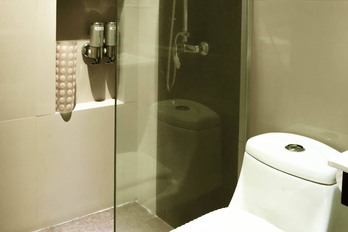 Suite Eksekutif | Seprai premium, minibar, brankas, dan tempat tidur lipat/tambahan