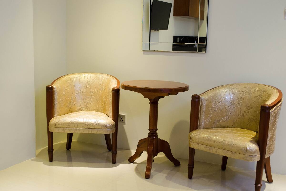 Suite Eksekutif | Seprai premium, minibar, brankas, dan tempat tidur lipat/tambahan