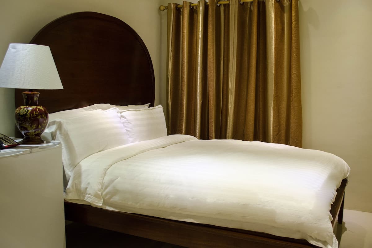 Premium bedding, minibar, in-room safe, rollaway beds