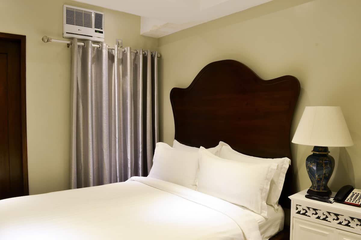 Kamar Premier | Seprai premium, minibar, brankas, dan tempat tidur lipat/tambahan