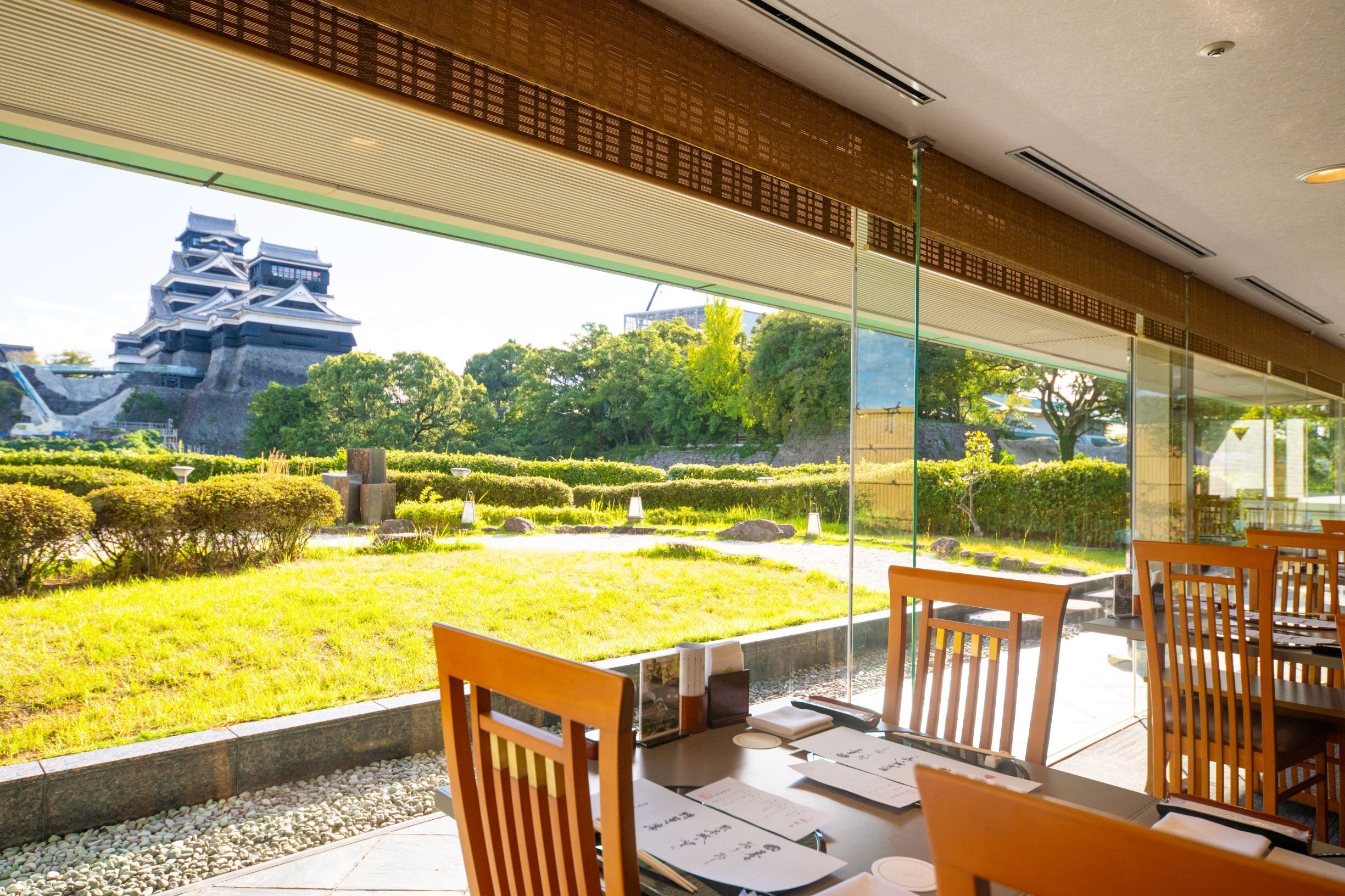2 restaurants servant le petit déjeuner, spécialités Cuisine japonaise