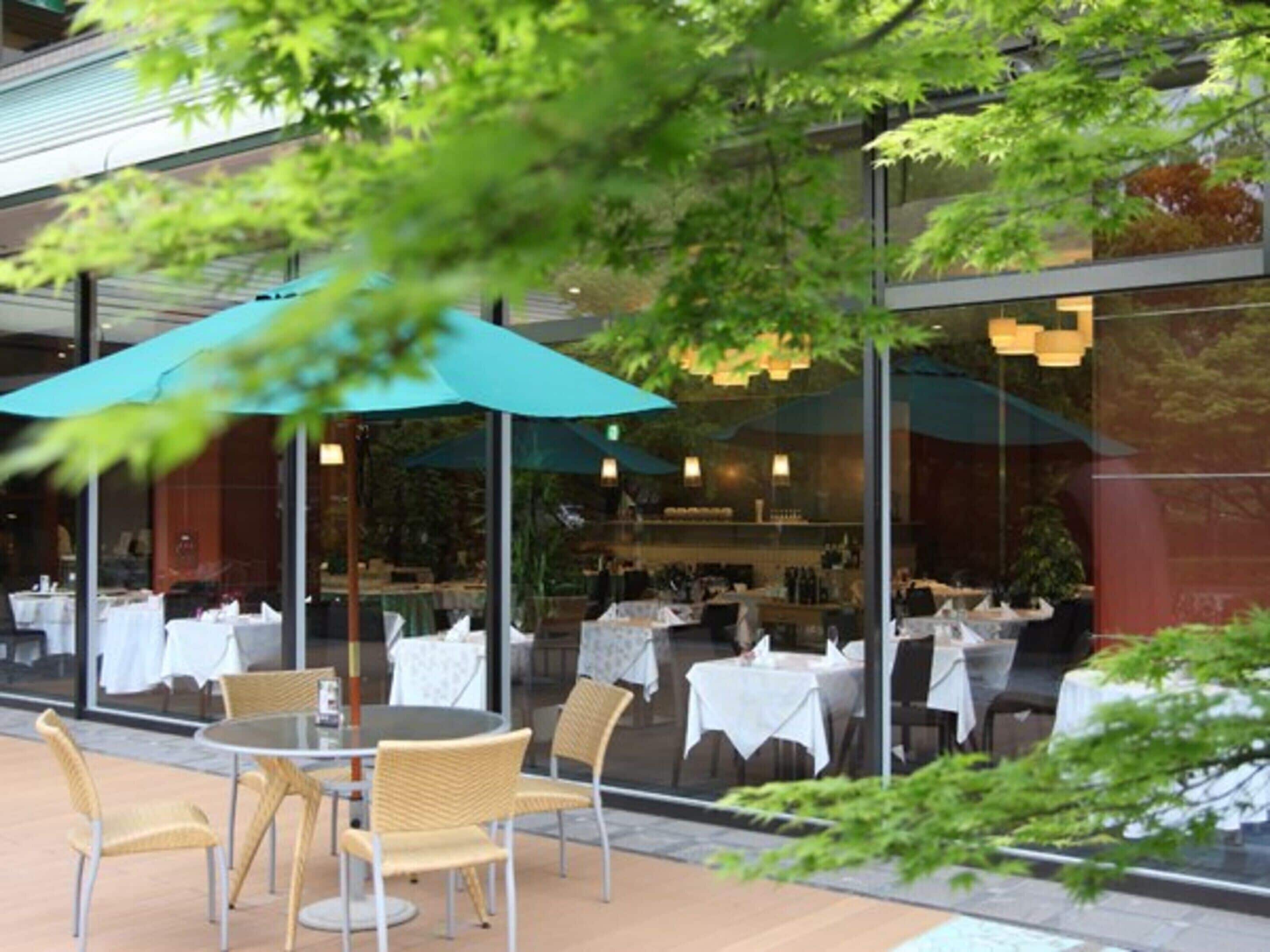 2 restaurants, breakfast, lunch, dinner served; japanese cuisine