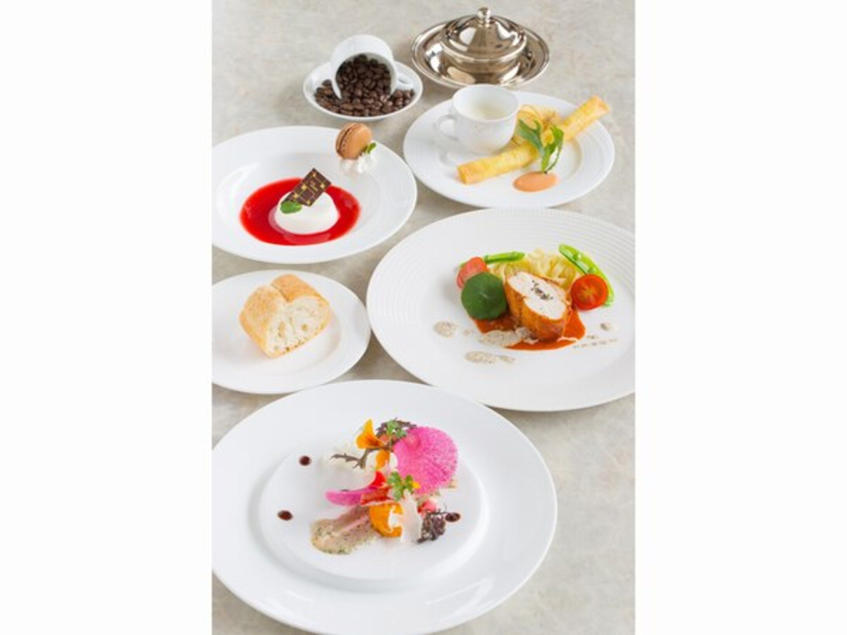 2 restaurants, breakfast, lunch, dinner served; japanese cuisine