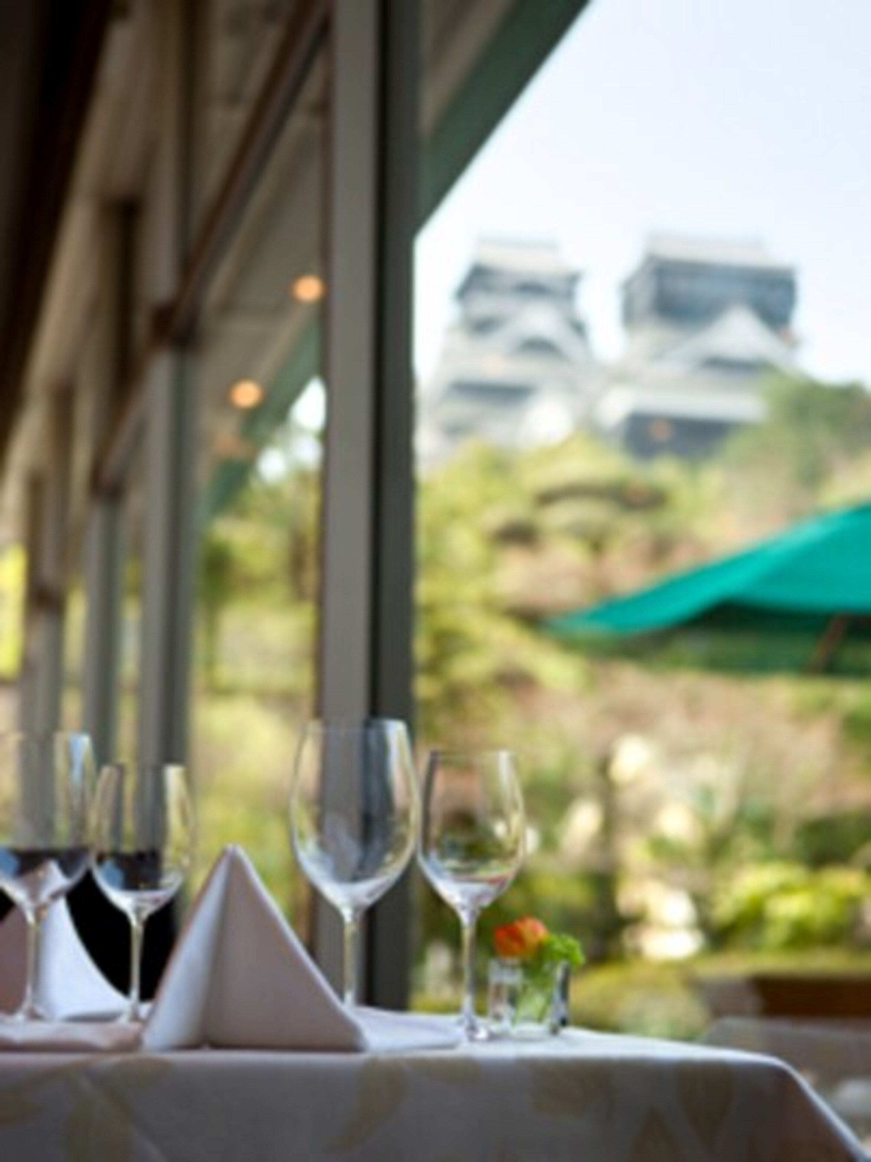 2 restaurants servant le petit déjeuner, spécialités Cuisine japonaise