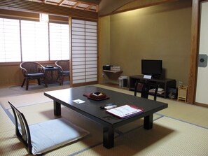 Standard Japanese Style Room, Mountain View | Minibar, in-room safe, desk - Unaginoyu no Yado Takuhide (Osaki)