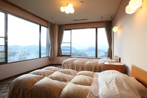 Family Room with Tatami Area | Minibar, in-room safe, desk - Bozanso (Yamanouchi)