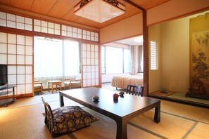 Chambre familiale (with Tatami Area) | Minibar, coffre-fort, bureau