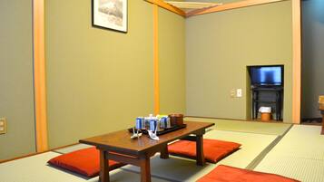 Standard Double or Twin Room, 1 Bedroom | Desk, free WiFi, bed sheets