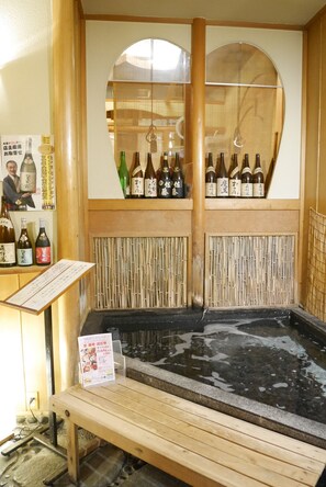 2 間餐廳，供應早餐