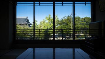 Superior-Dreibettzimmer, Stadtblick (Japanese-Style) | 1 Schlafzimmer, Daunenbettdecken, individuell dekoriert