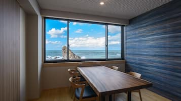 Luxury Room, Non Smoking, Ocean View | Individually decorated, individually furnished