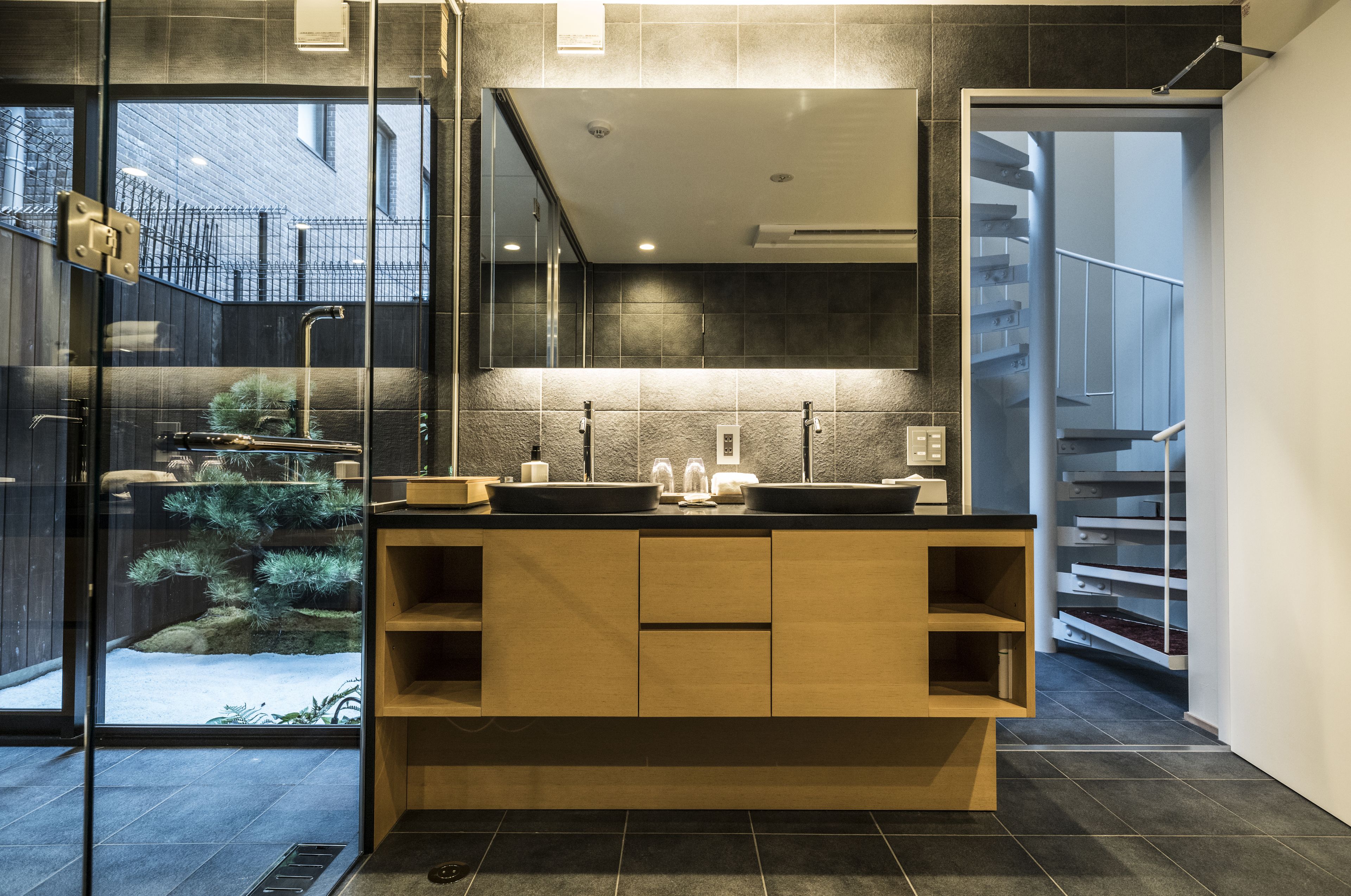 family suite, twin room (maisonette) | bathroom sink