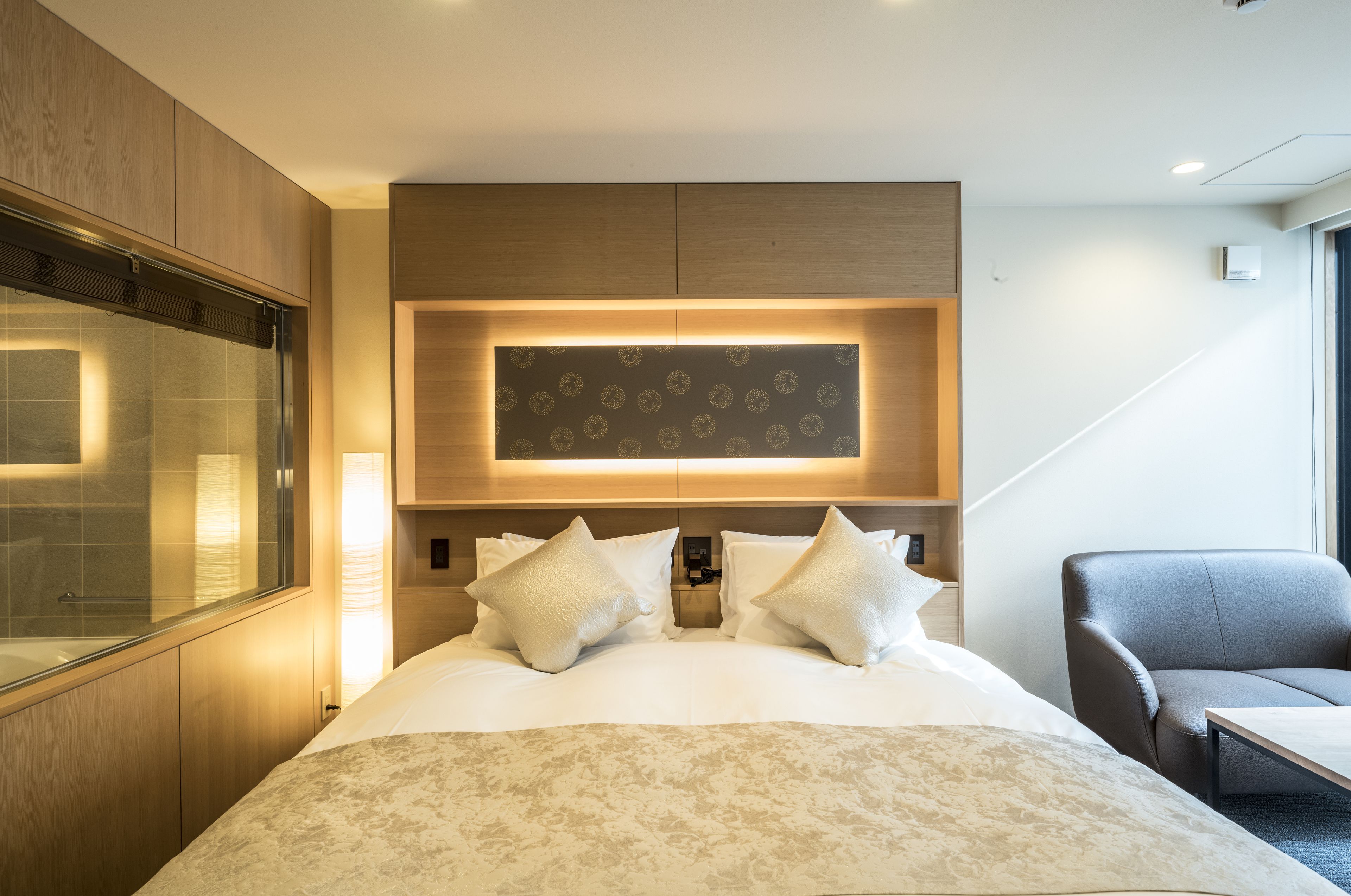 superior double room, 1 king bed | 1 bedroom, premium bedding, in-room safe, desk