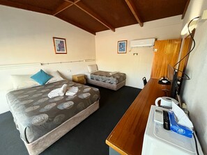 Standard Room (Queen + Single) - Copper City Motel (Cobar)