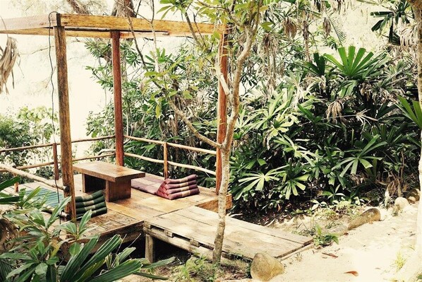 Unclassified image, 1 of 38, button - Robinson Bungalows (Koh Rong Sanloem)