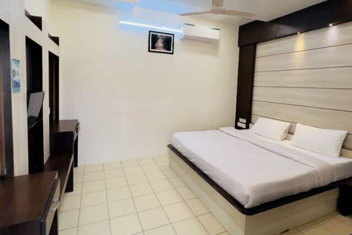 Superior-Studio | Betten mit Memory-Foam-Matratzen, Minibar, Zimmersafe, Schreibtisch