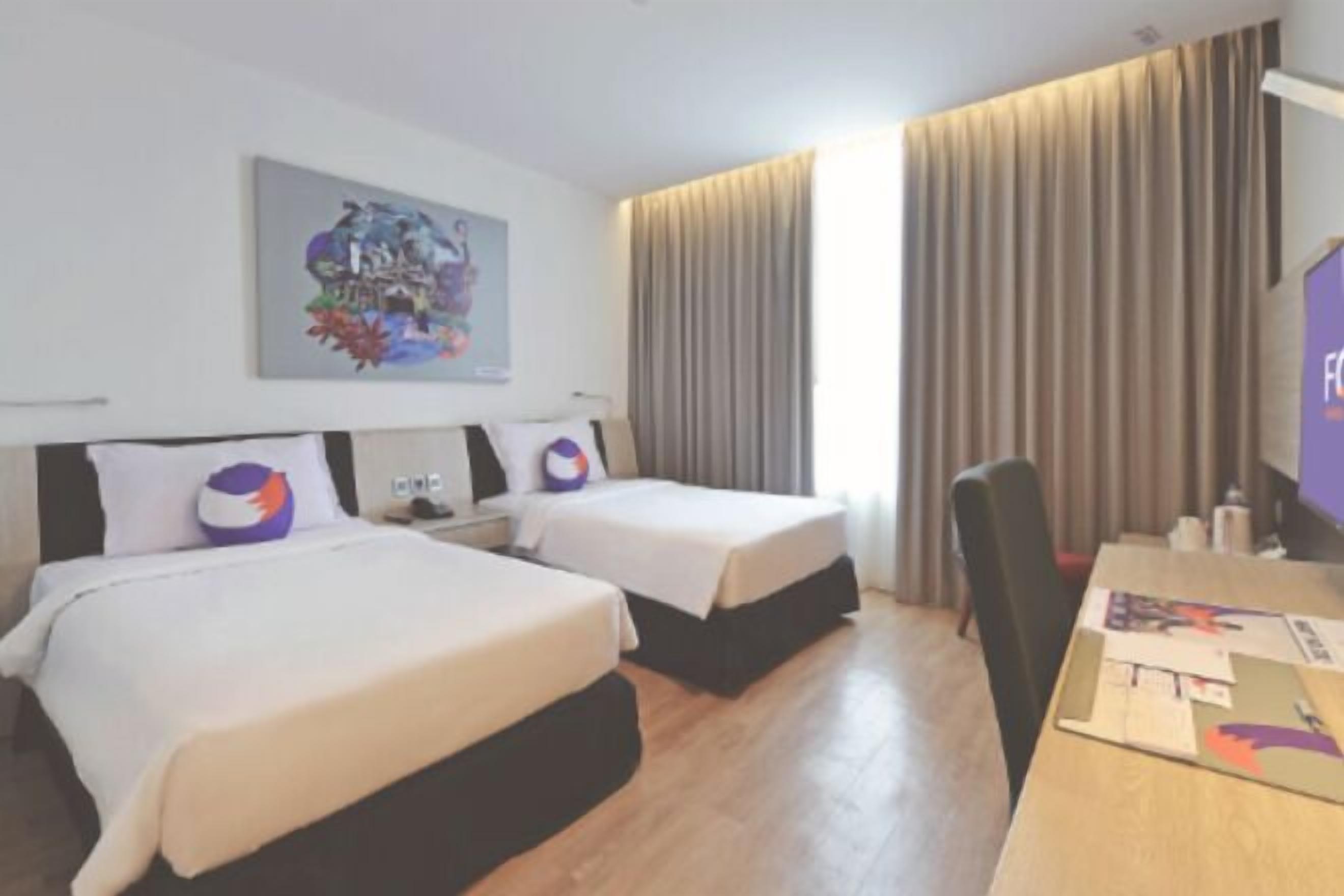 Minibar, Zimmersafe, Schreibtisch, laptopgeeigneter Arbeitsplatz