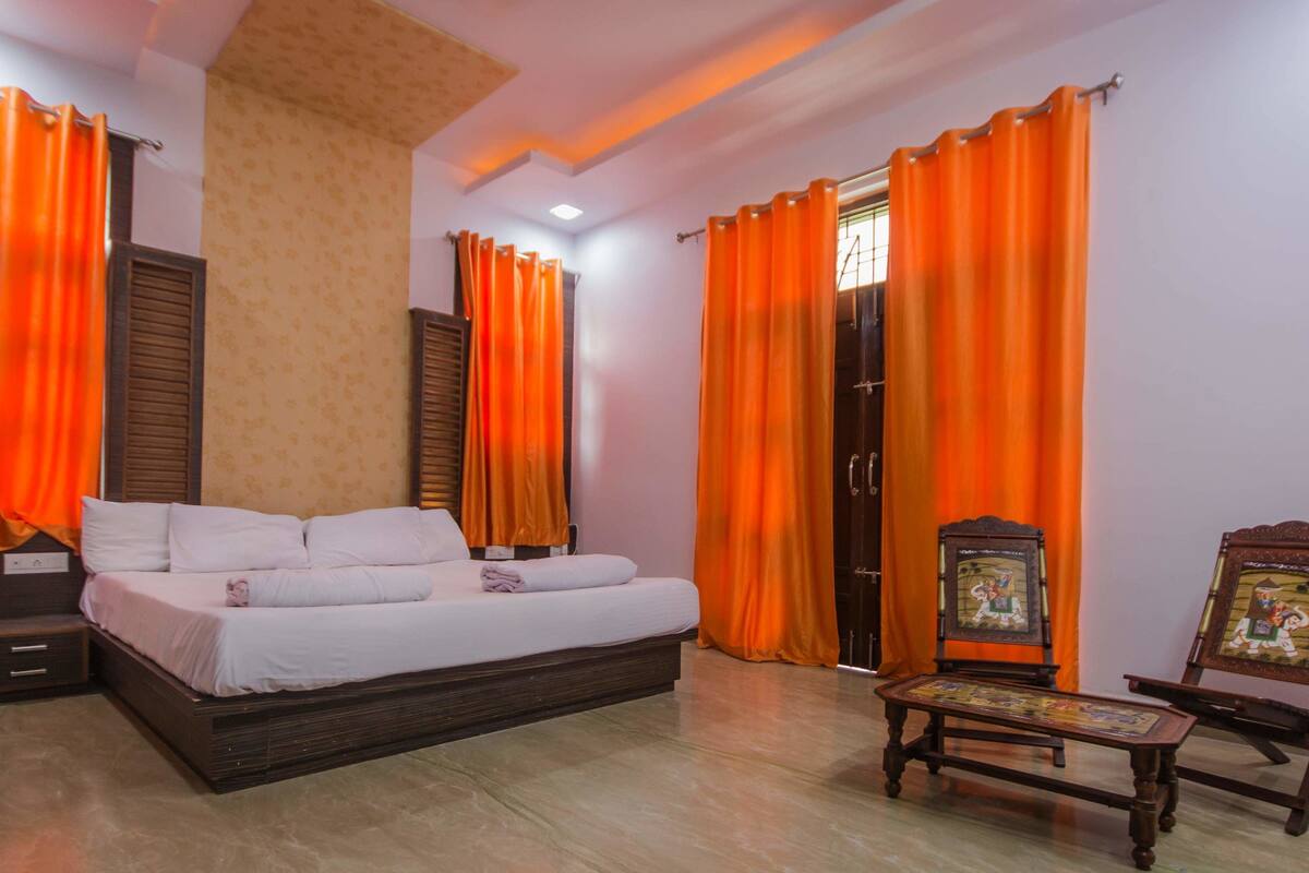 A/C Private Room | Free WiFi