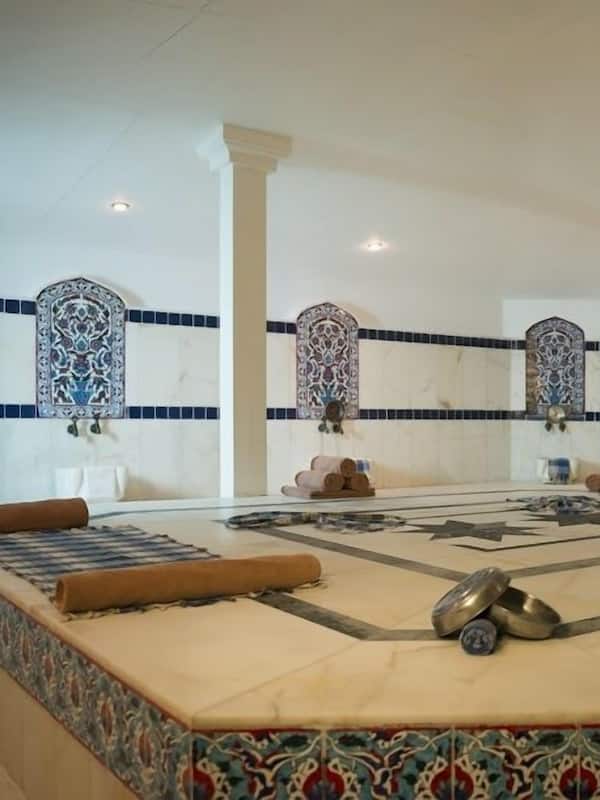 Sauna, Turkish bath/hammam, Ayurvedic treatments