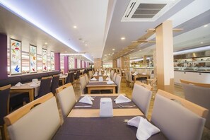 International cuisine - Sandy Beach Hotel - All Inclusive (Manavgat)