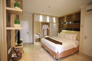 ห้องบิสซิเนส, 2 ห้องนอน, ปลอดบุหรี่, วิวเมือง | เครื่องนอนระดับพรีเมียม, มินิบาร์ฟรี, ตู้นิรภัยในห้องพัก, โต๊ะทำงาน