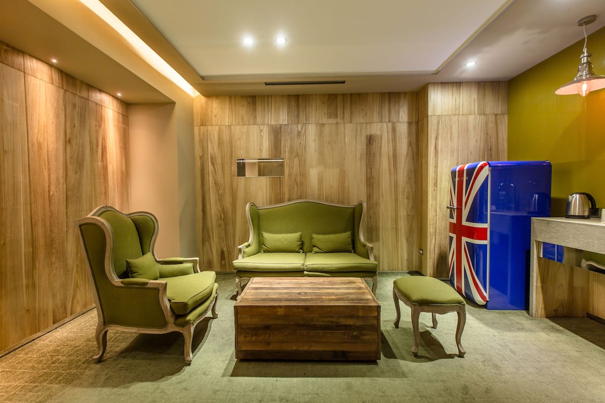 VIP Room | 起居區 | 平面電視