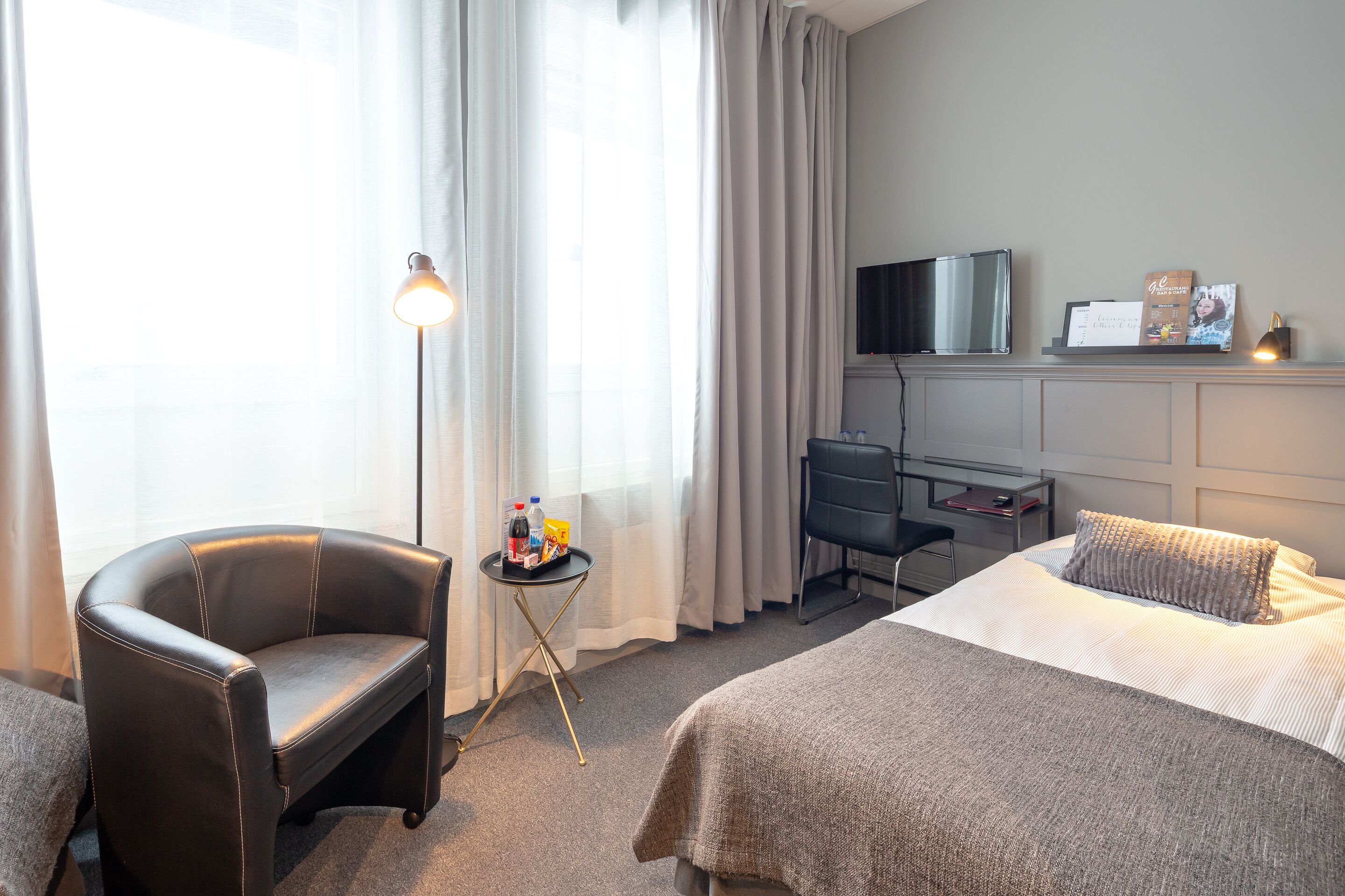 small twin room | 1 bedroom, minibar, blackout curtains, free cots/infant beds