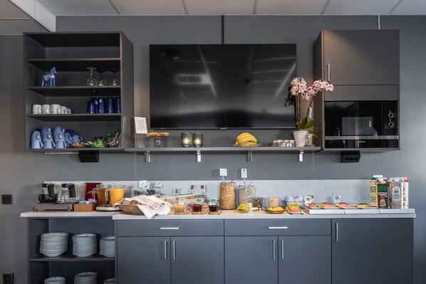 包含每日自助早餐