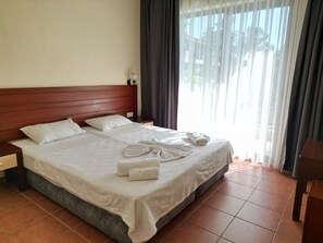 書桌、手提電腦工作空間、隔音、床單