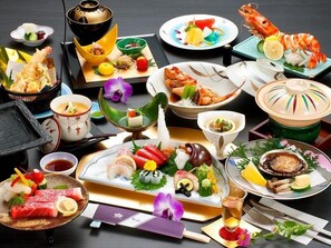 Suite (Min. occupancy: 2 Adults) | In-room safe