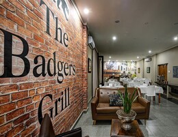 Se sirven desayunos, almuerzos y cenas; cocina internacional