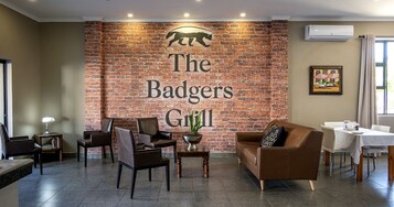 Se sirven desayunos, almuerzos y cenas; cocina internacional