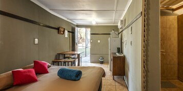 1 habitación y ropa de cama