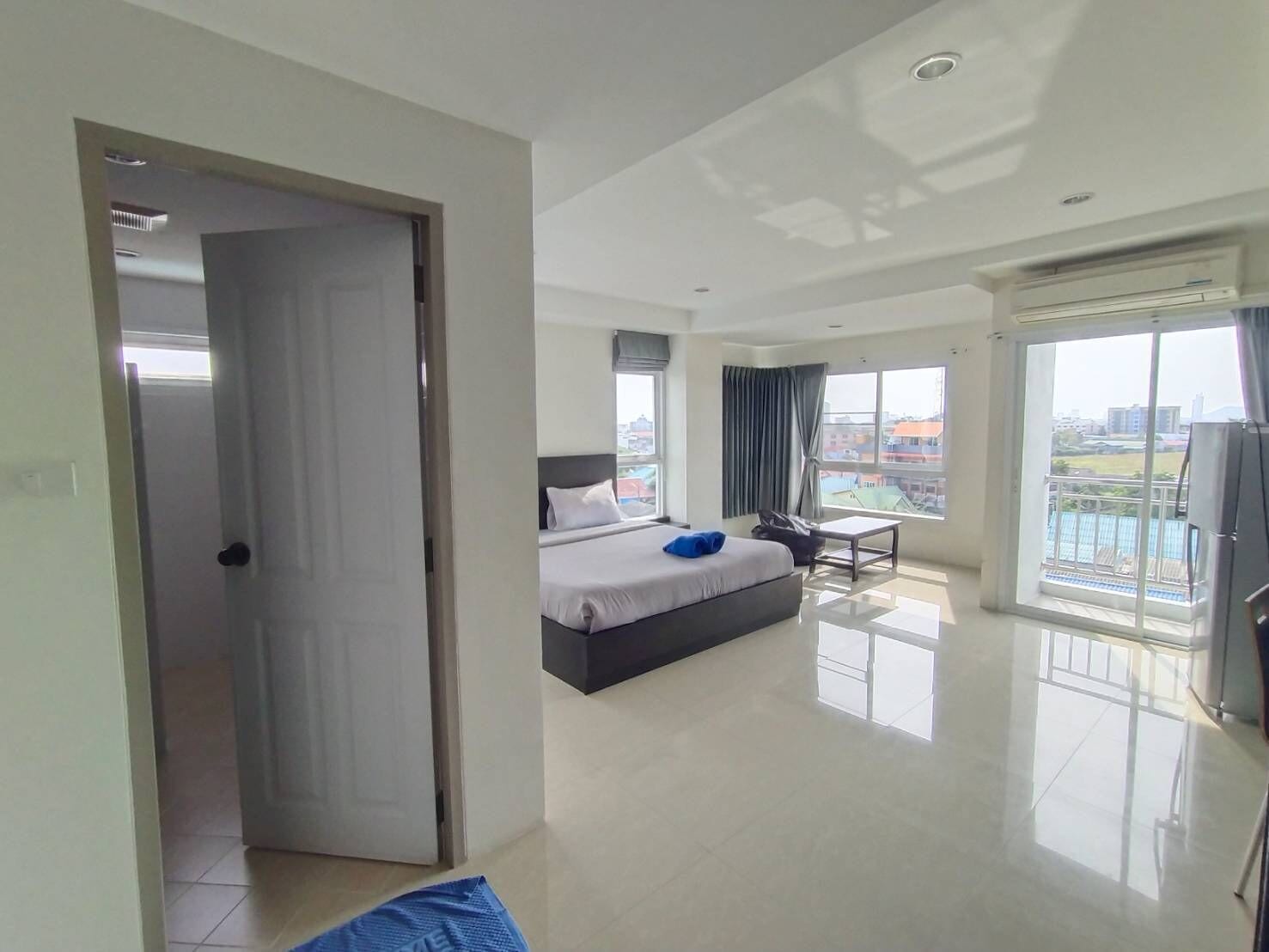 Photo - The Precious