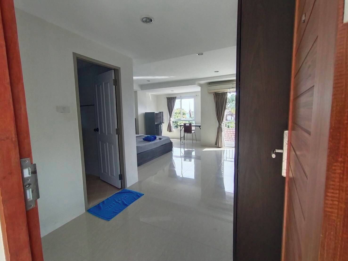 standard single room | 1 bedroom, desk, blackout curtains, free wifi