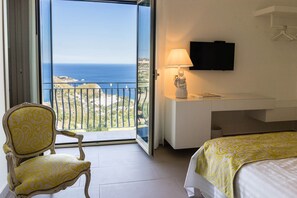 Double Room, Sea View | Premium bedding, minibar, in-room safe, desk