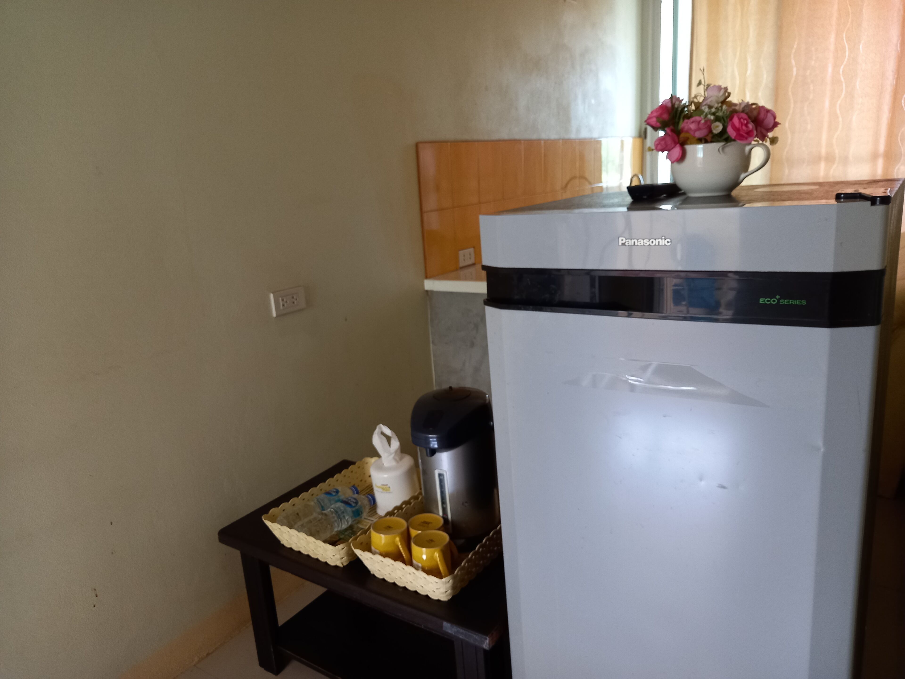 standard balcony room | in-room dining