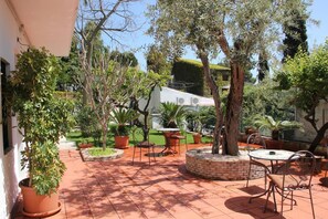 Terrace/patio - Taormina Garden Hotel (Taormina)