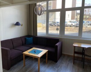 Triple Room | Desk, soundproofing, free cots/infant beds, rollaway beds - Hotel Svartisen (Mo-I-Rana)