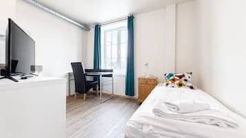 Einzelzimmer | Schreibtisch, schallisolierte Zimmer, kostenlose Babybetten