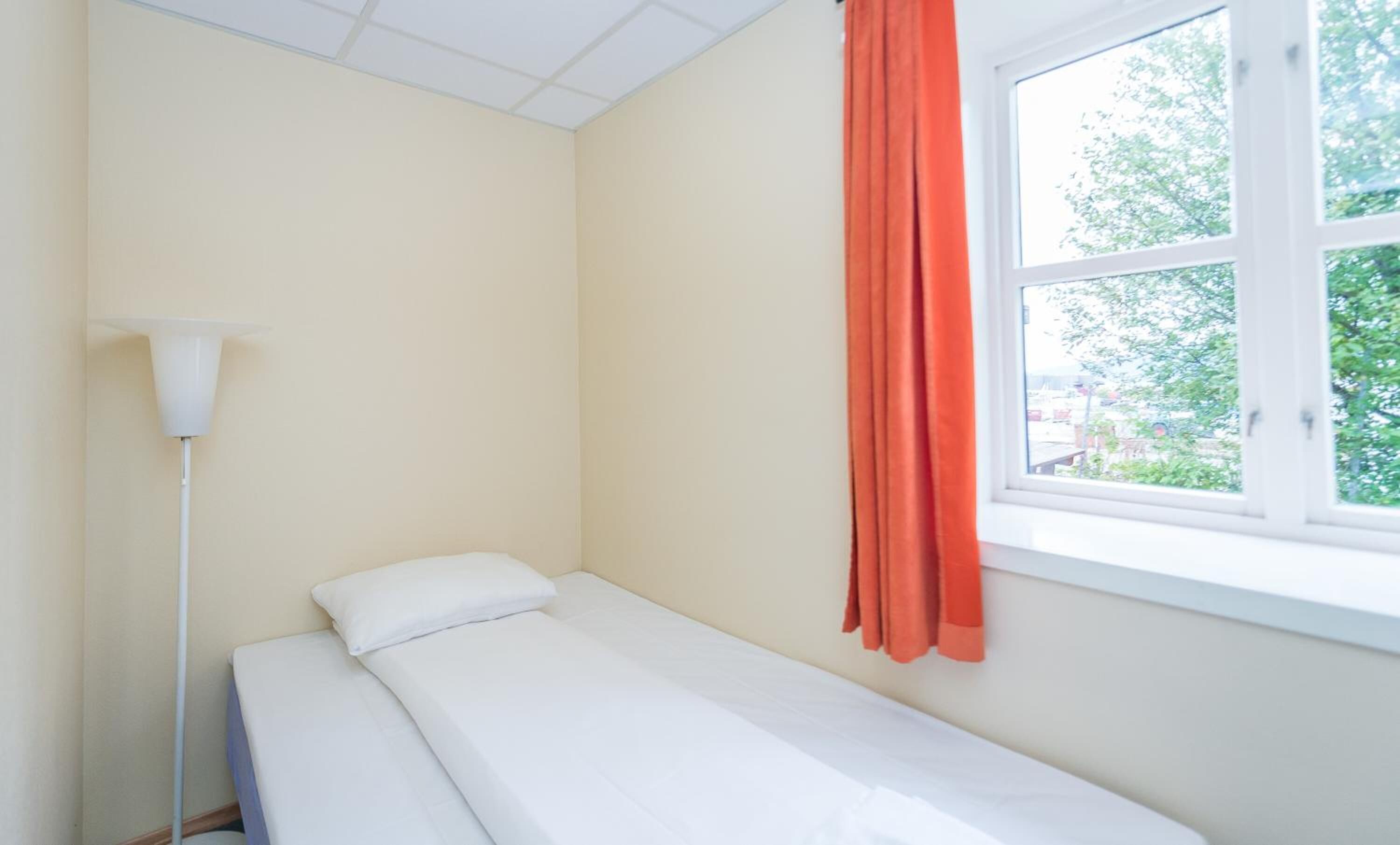 desk, soundproofing, free cots/infant beds, free wifi