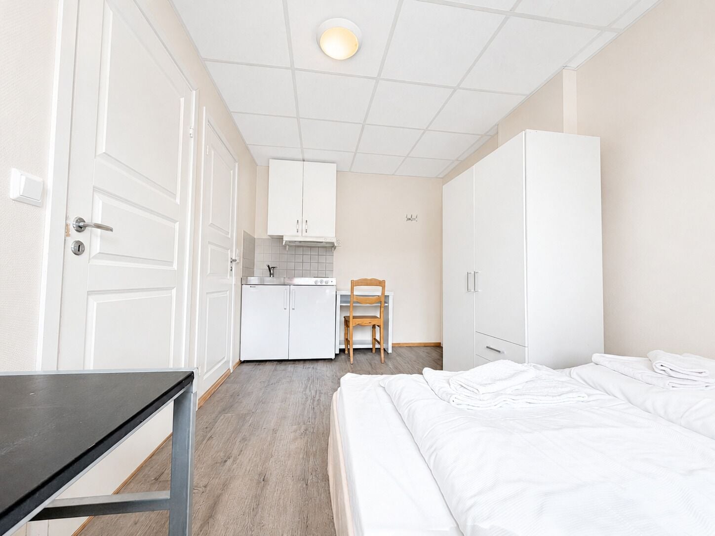 Værelse til 3 personer | Skrivebord, lydisolering, gratis baby-/barnesenge, gratis Wi-Fi