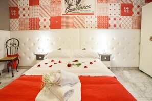 Caja de seguridad en la habitación y decoración personalizada